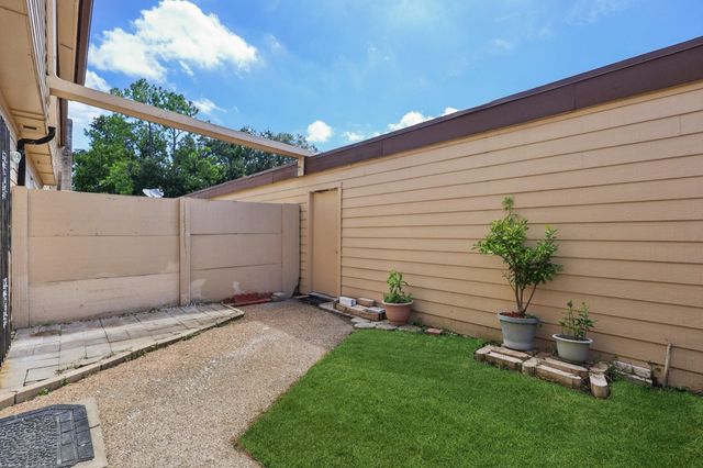 12433 S Dairy Ashford Road 2433, Houston, TX 77099