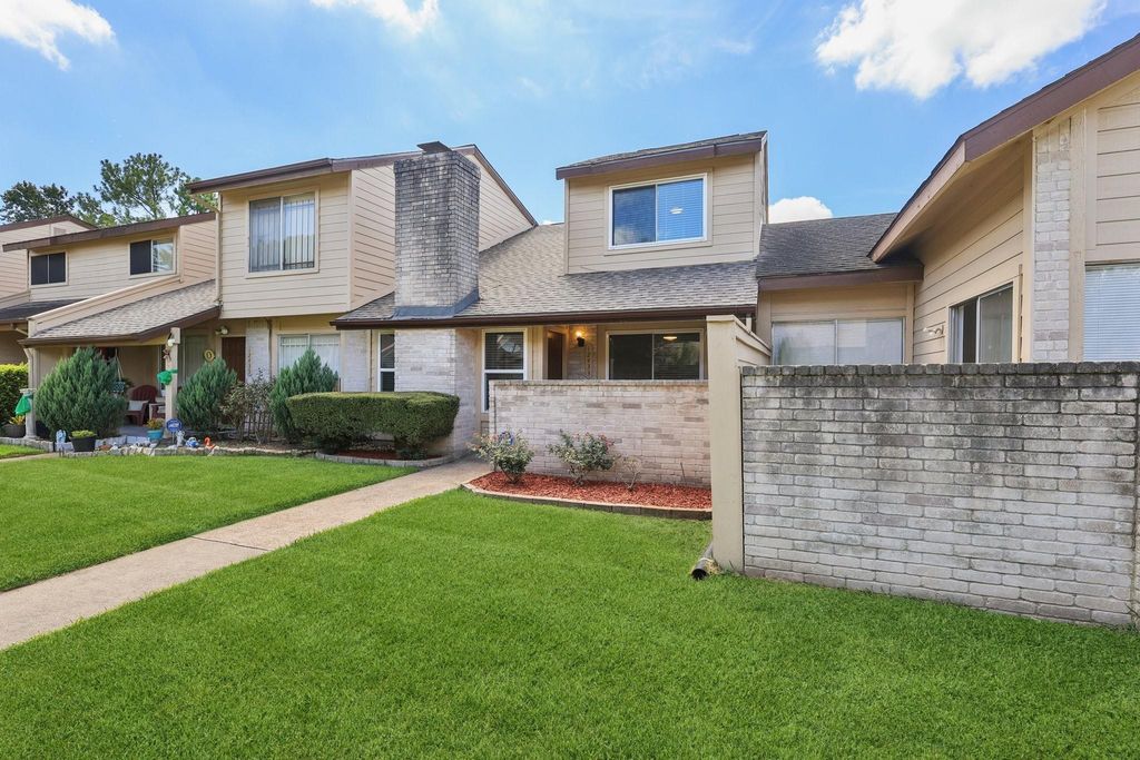 12433 S Dairy Ashford Road 2433, Houston, TX 77099