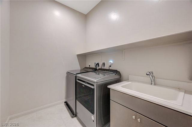 378 Old Erie, Henderson, NV 89011