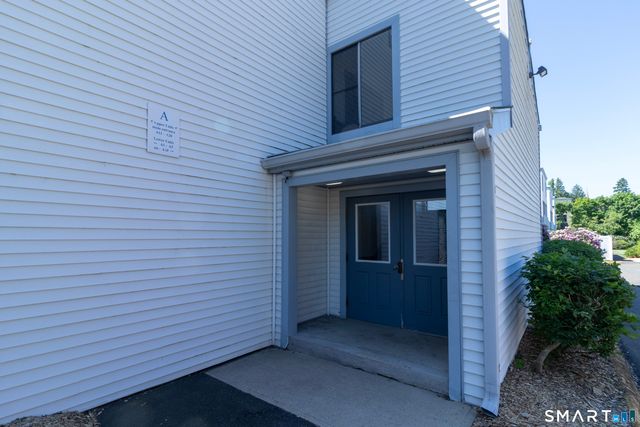 18 Hamre Lane A, Branford, CT 06405