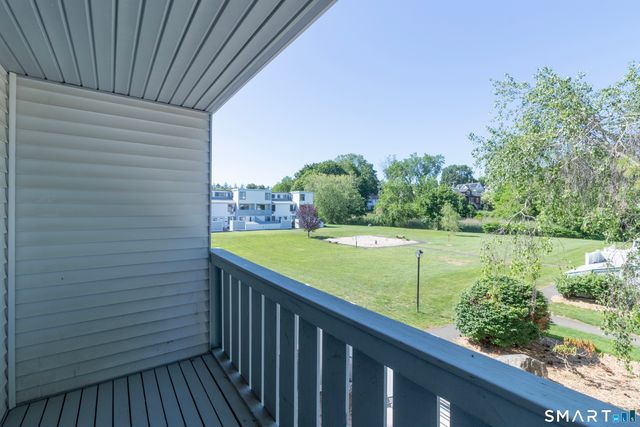 18 Hamre Lane A, Branford, CT 06405