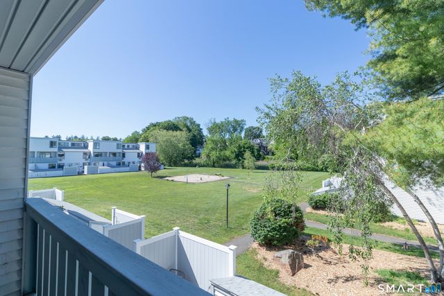18 Hamre Lane A, Branford, CT 06405