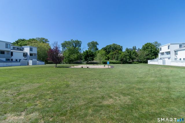 18 Hamre Lane A, Branford, CT 06405