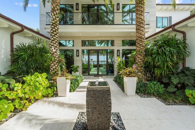 18714 Rio Vista Drive, Jupiter, FL 33469