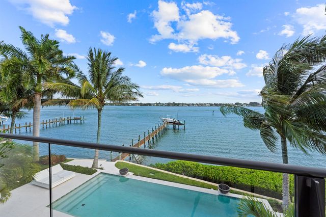 18714 Rio Vista Drive, Jupiter, FL 33469