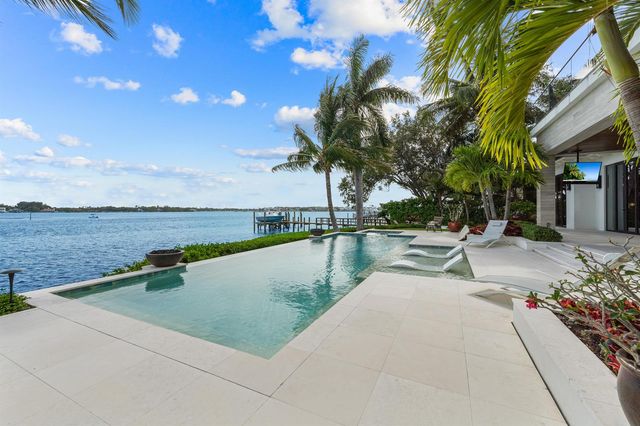 18714 Rio Vista Drive, Jupiter, FL 33469