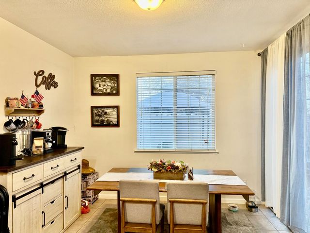 8033 Shay Cir, Stockton, CA 95212