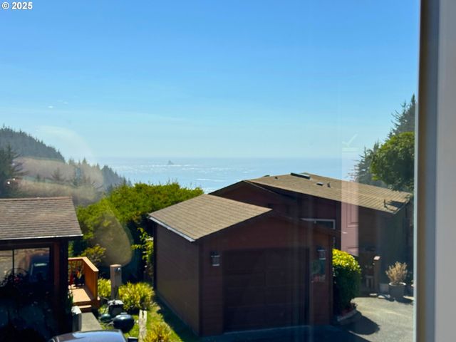19921 WHALESHEAD Rd I 2, Brookings, OR 97415