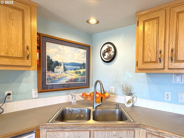 19921 WHALESHEAD Rd I 2, Brookings, OR 97415