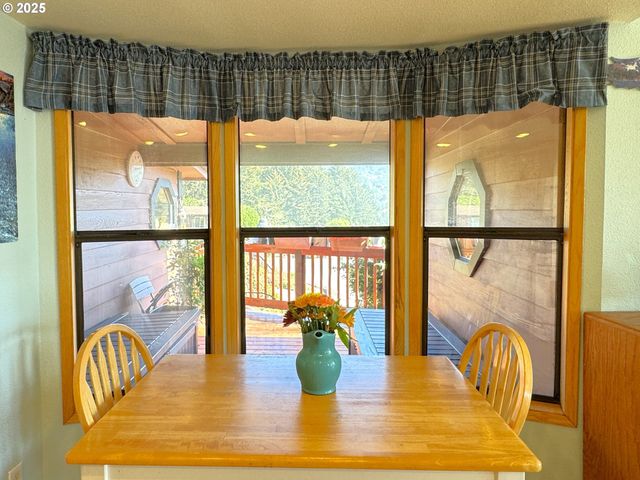 19921 WHALESHEAD Rd I 2, Brookings, OR 97415