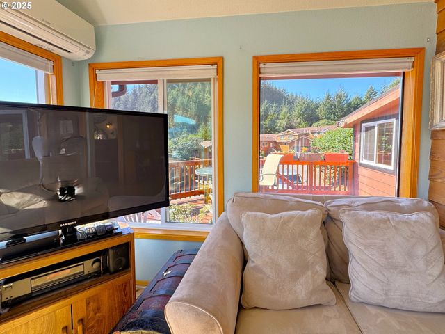19921 WHALESHEAD Rd I 2, Brookings, OR 97415
