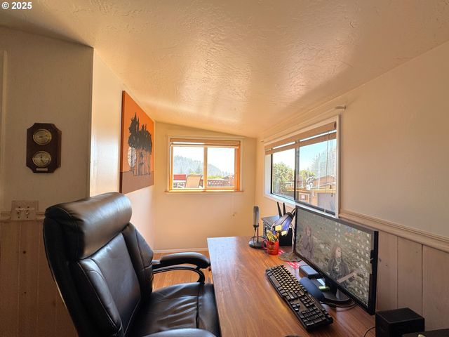 19921 WHALESHEAD Rd I 2, Brookings, OR 97415