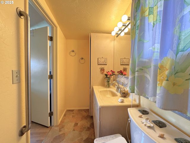 19921 WHALESHEAD Rd I 2, Brookings, OR 97415
