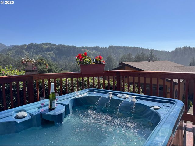 19921 WHALESHEAD Rd I 2, Brookings, OR 97415