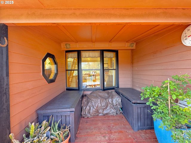 19921 WHALESHEAD Rd I 2, Brookings, OR 97415