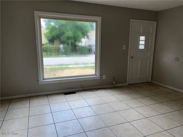 12620 Grimsby Avenue, Cleveland, OH 44135