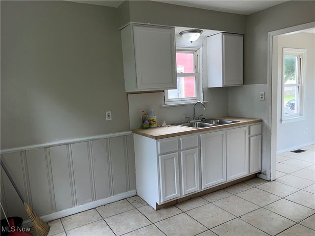 12620 Grimsby Avenue, Cleveland, OH 44135