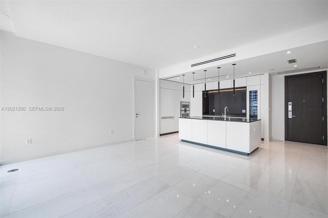 300 Biscayne Boulevard Way 2906W, Miami, FL 33131