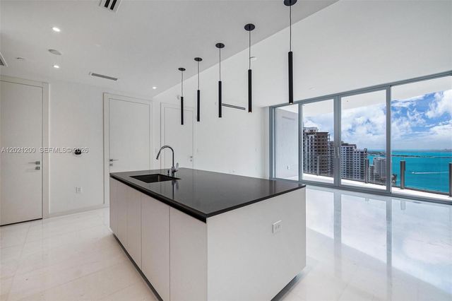 300 Biscayne Boulevard Way 2906W, Miami, FL 33131