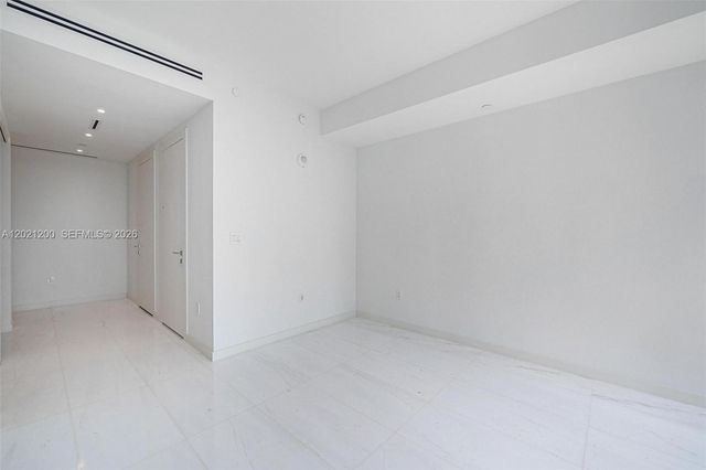 300 Biscayne Boulevard Way 2906W, Miami, FL 33131
