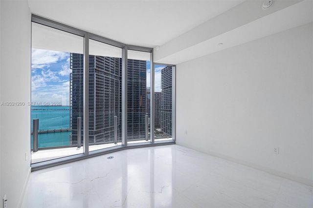 300 Biscayne Boulevard Way 2906W, Miami, FL 33131