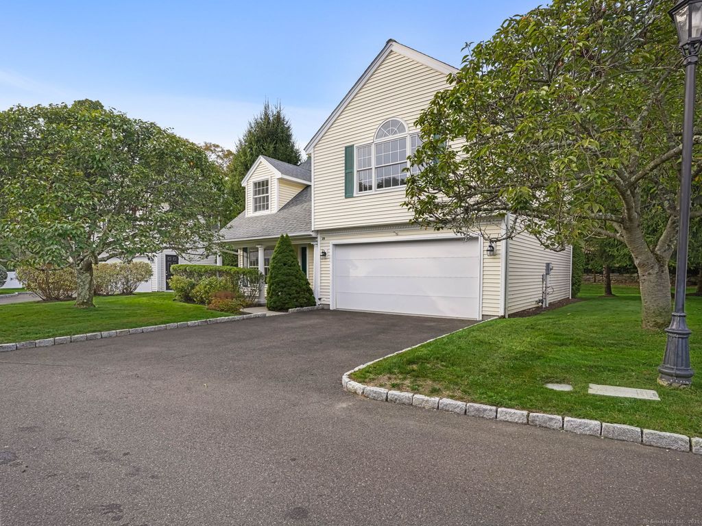28 Village Court 28, Wilton, CT 06897