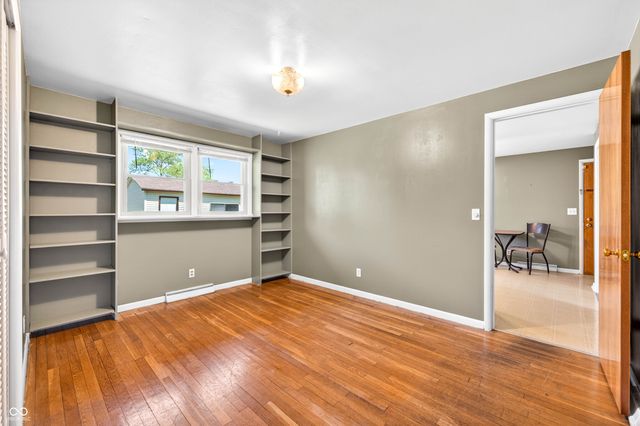 2240 Sims Drive, Columbus, IN 47203