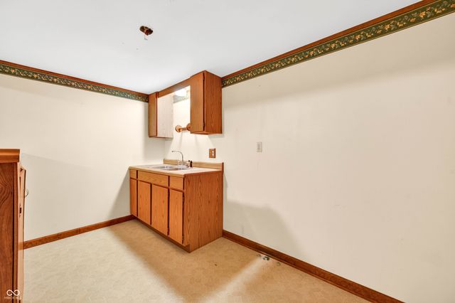 2240 Sims Drive, Columbus, IN 47203
