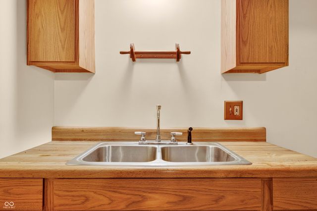 2240 Sims Drive, Columbus, IN 47203