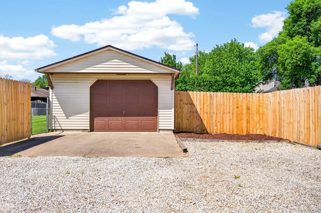 2240 Sims Drive, Columbus, IN 47203
