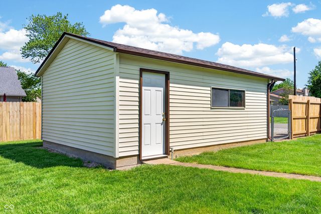 2240 Sims Drive, Columbus, IN 47203