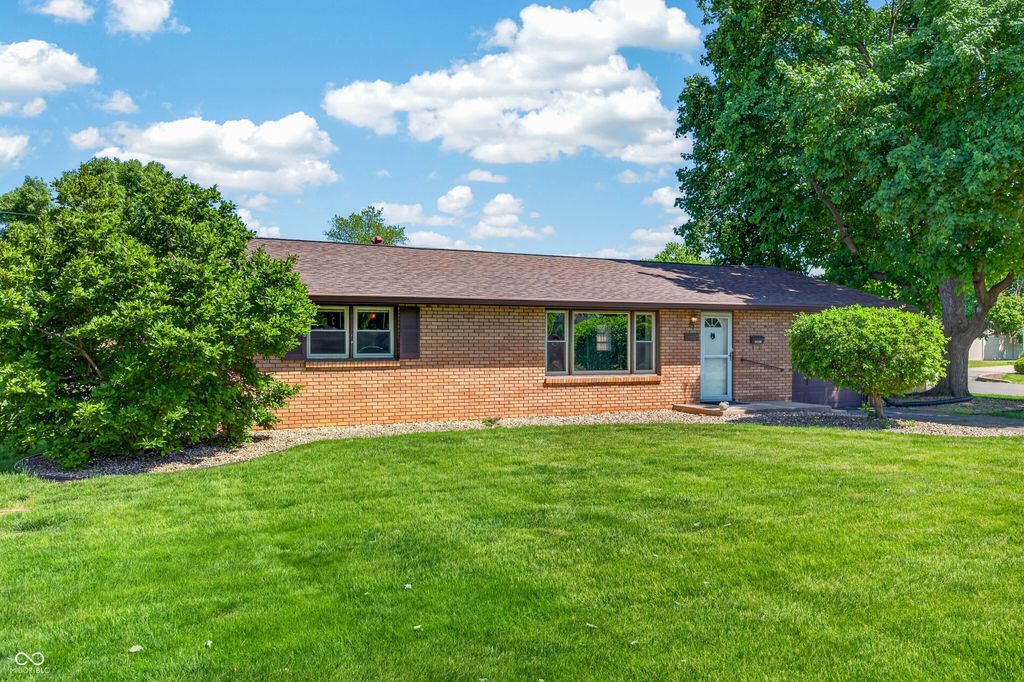 2240 Sims Drive, Columbus, IN 47203