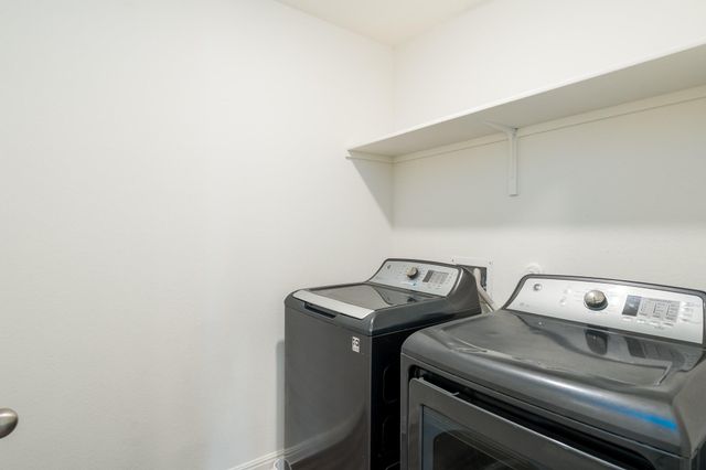 243 Waterbuck LOOP, Hutto, TX 78634