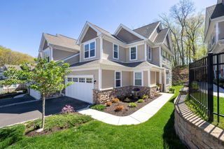 20 Hunting Ridge Lane 20, Bethel, CT 06801