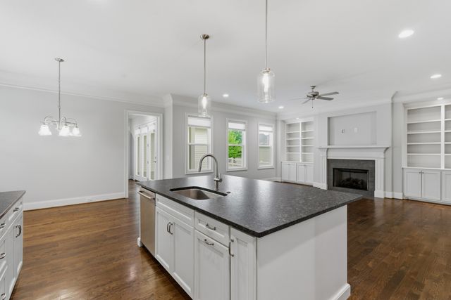 6010 Captain Freeman Pkwy, Franklin, TN 37064