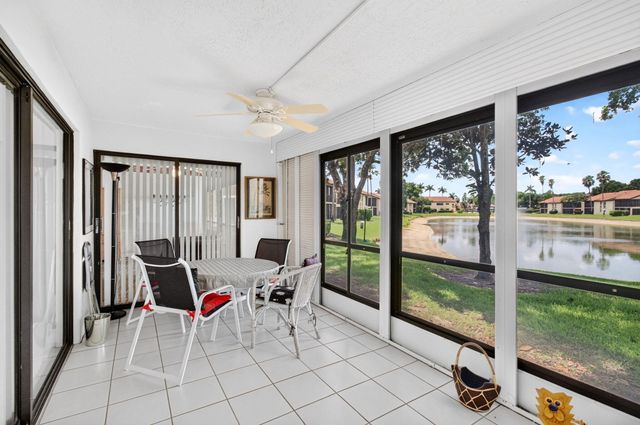 10247 N Circle Lake Drive 102, Boynton Beach, FL 33437