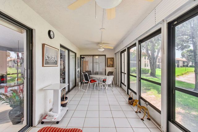 10247 N Circle Lake Drive 102, Boynton Beach, FL 33437
