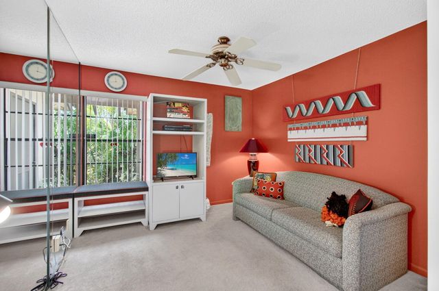 10247 N Circle Lake Drive 102, Boynton Beach, FL 33437