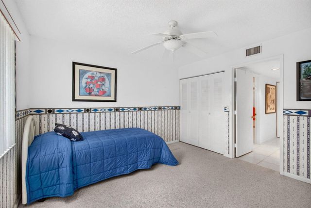 10247 N Circle Lake Drive 102, Boynton Beach, FL 33437