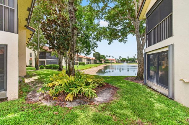 10247 N Circle Lake Drive 102, Boynton Beach, FL 33437