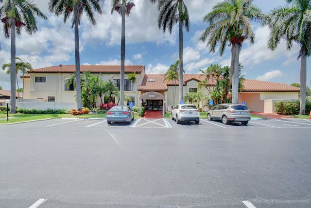 10247 N Circle Lake Drive 102, Boynton Beach, FL 33437