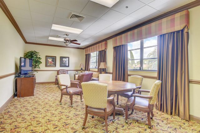 10247 N Circle Lake Drive 102, Boynton Beach, FL 33437