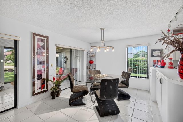 10247 N Circle Lake Drive 102, Boynton Beach, FL 33437