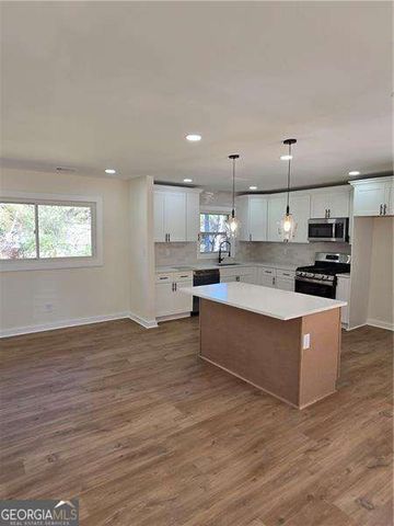 332 W Downing Court, Jonesboro, GA 30238