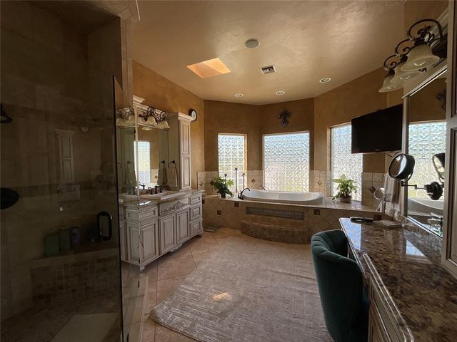 2203 W Georgia Avenue, Chickasha, OK 73018