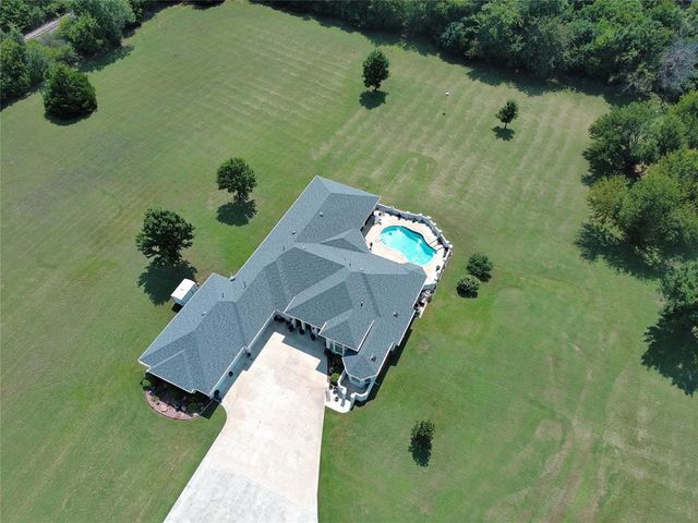 2203 W Georgia Avenue, Chickasha, OK 73018