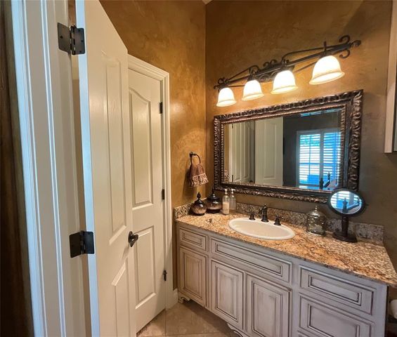 2203 W Georgia Avenue, Chickasha, OK 73018