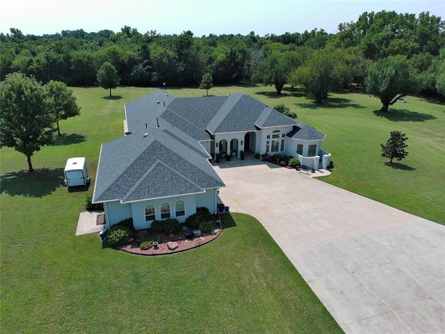 2203 W Georgia Avenue, Chickasha, OK 73018