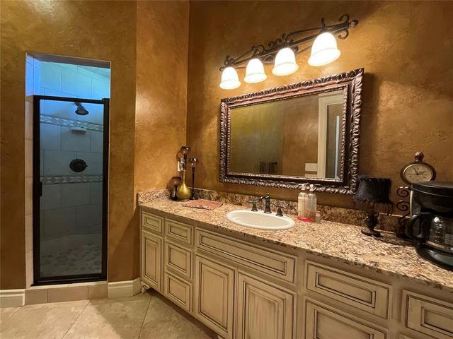 2203 W Georgia Avenue, Chickasha, OK 73018