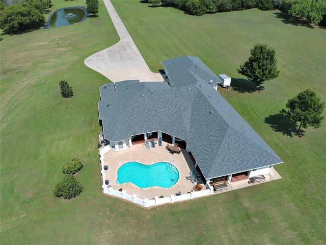 2203 W Georgia Avenue, Chickasha, OK 73018